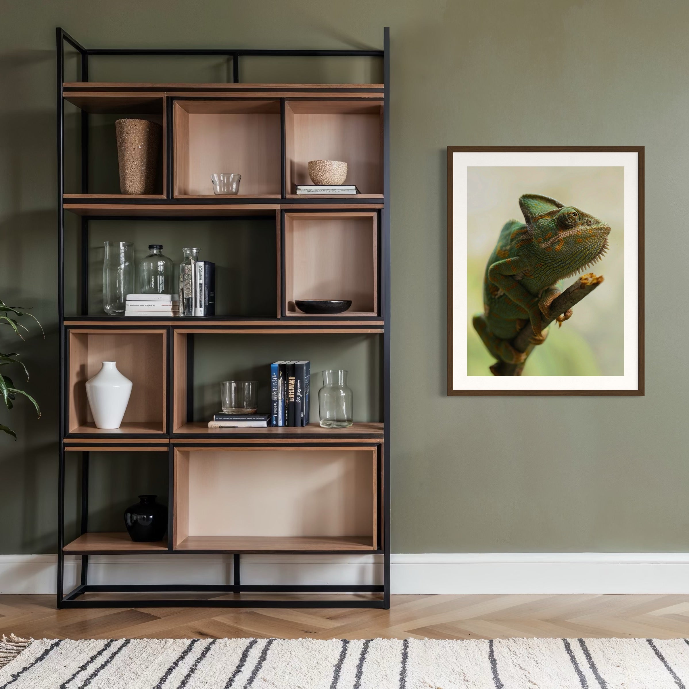 Chameleon in Stillness - Moderno Wall Art Wall Art