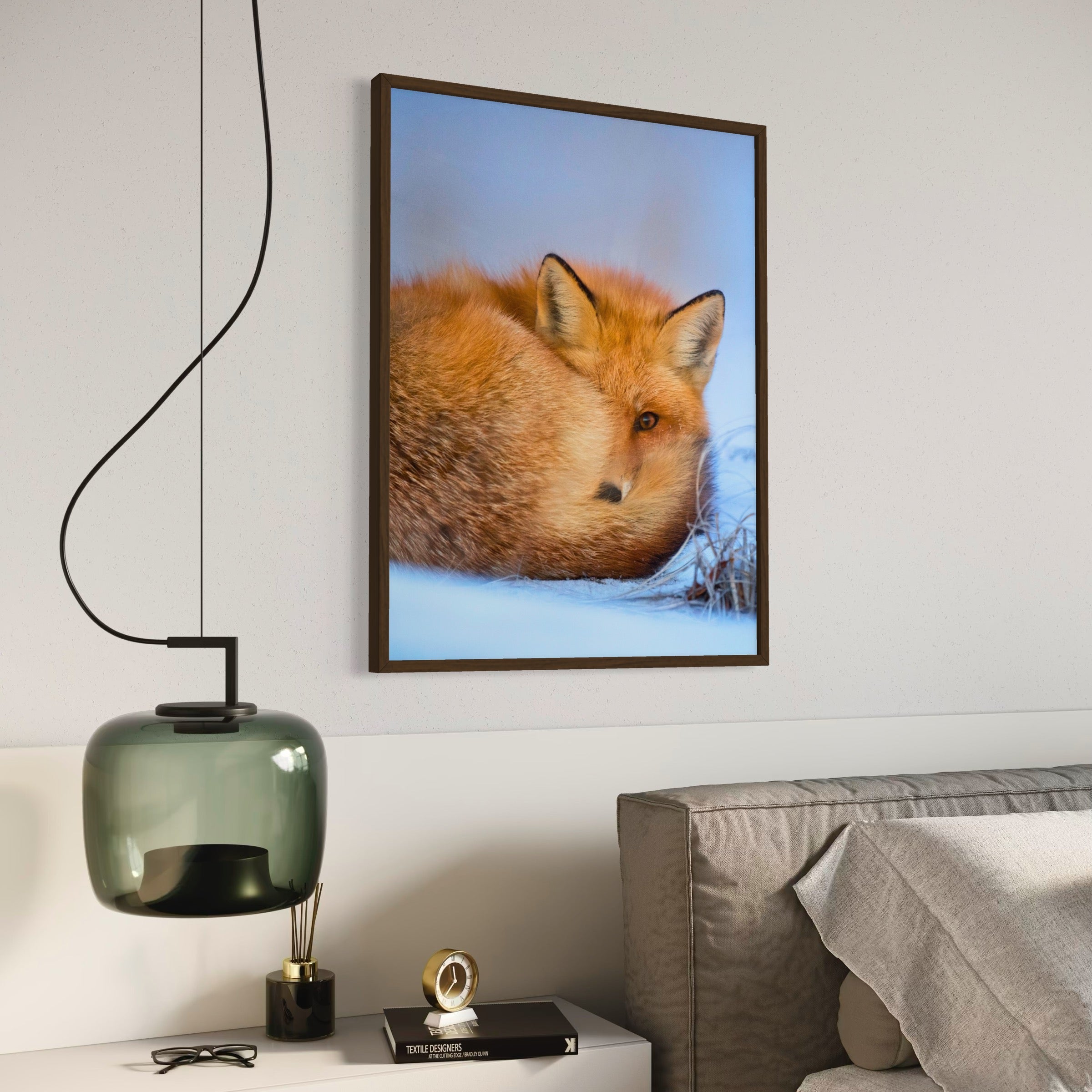 Curled in the Cold - Moderno Wall Art Wall Art