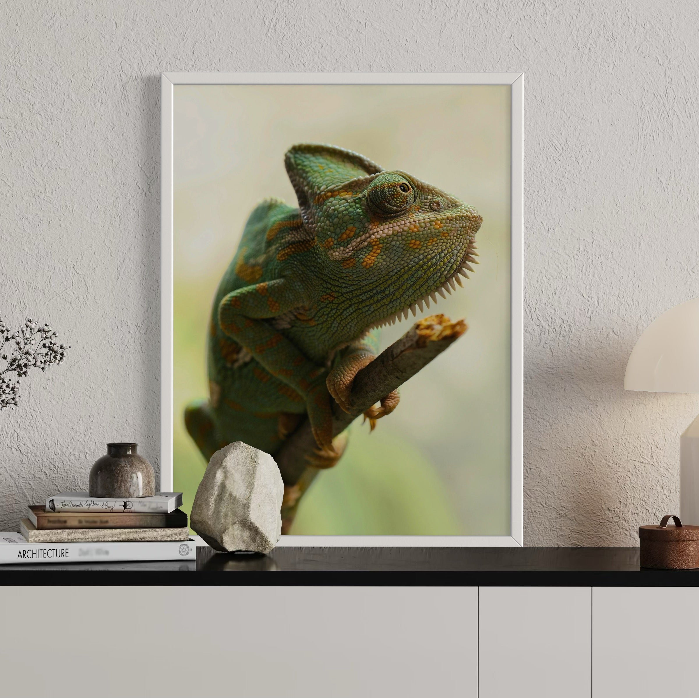 Chameleon in Stillness - Moderno Wall Art Wall Art