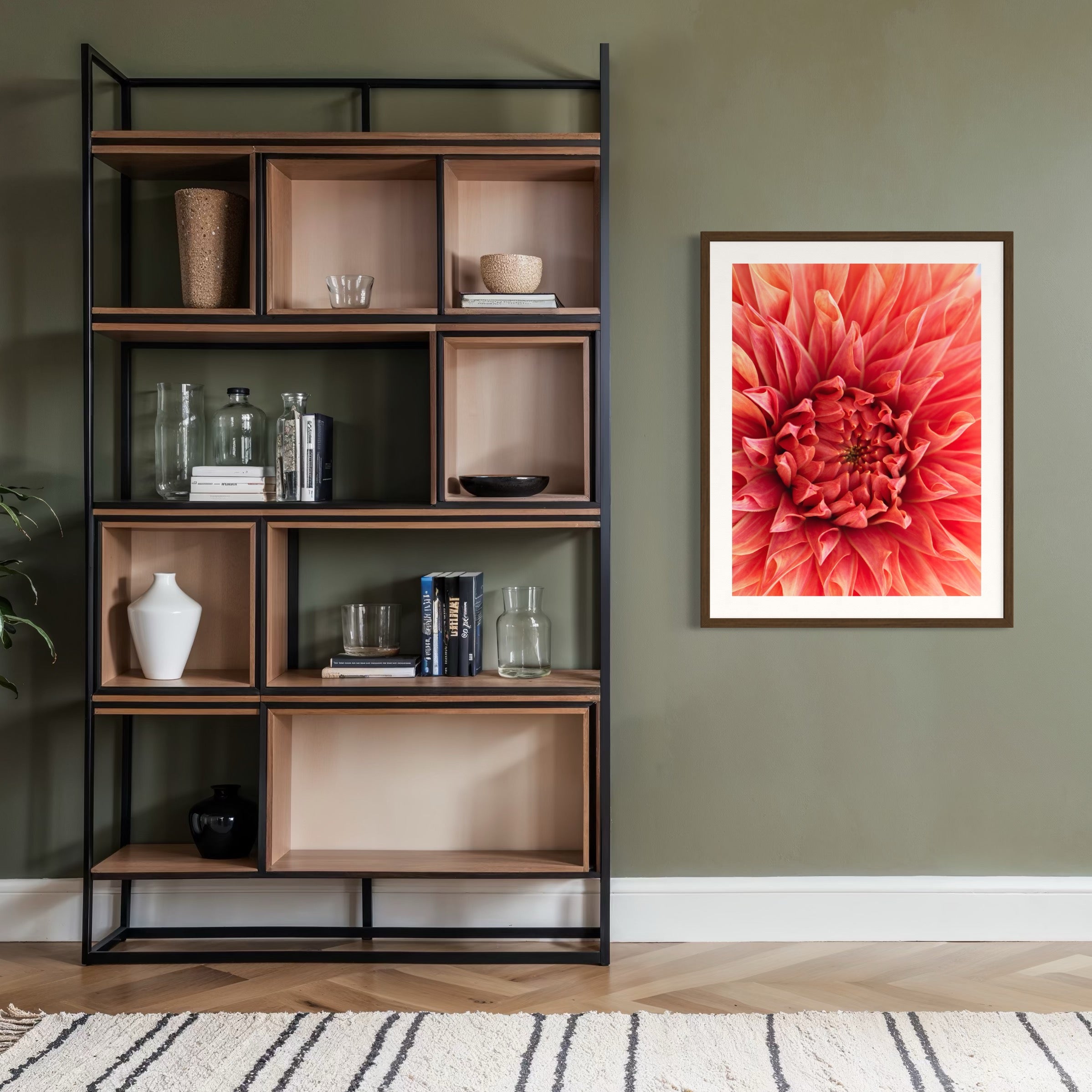 Dahlia in Detail - Moderno Wall Art Wall Art
