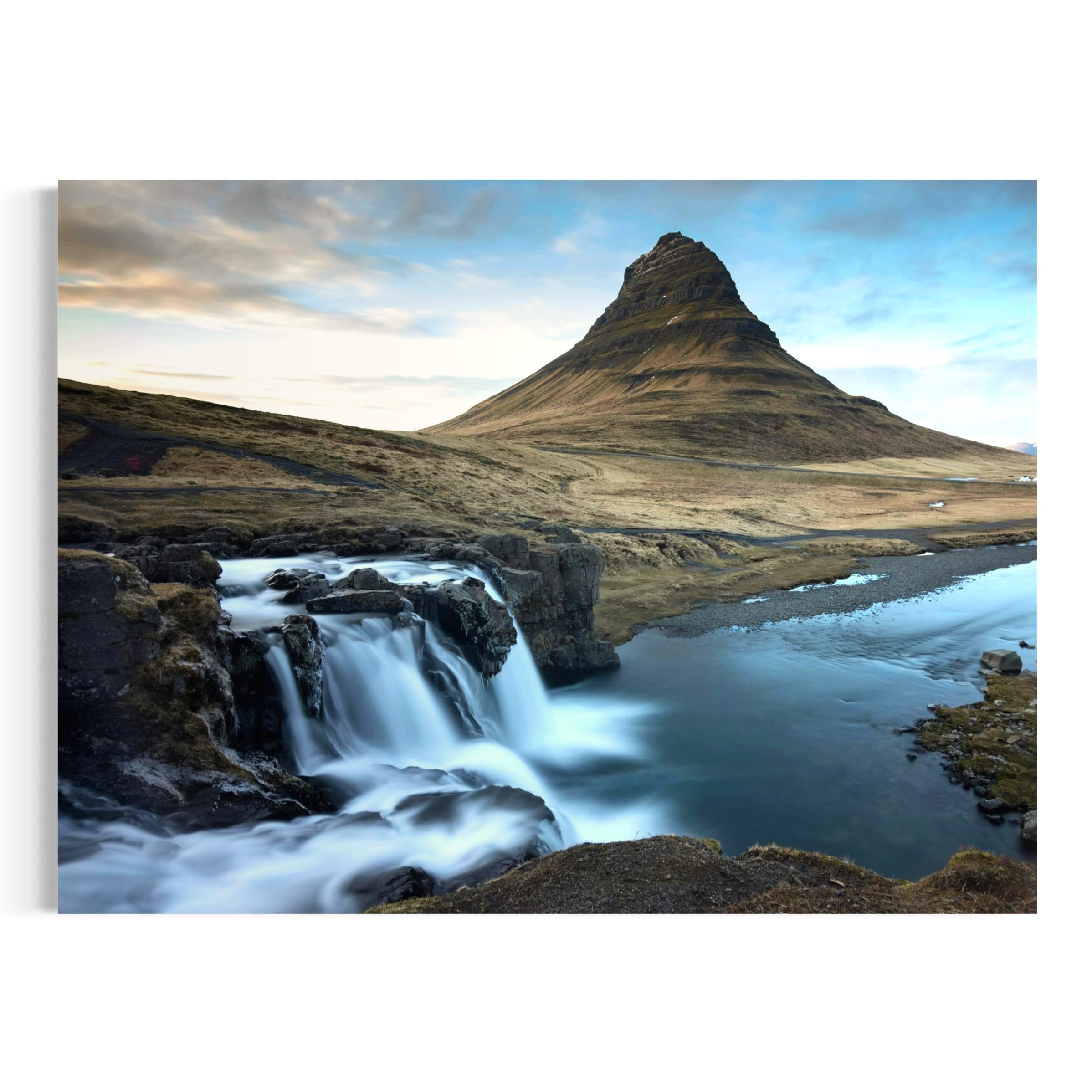 Kirkjufell Serenity - Moderno Wall Art Wall Art