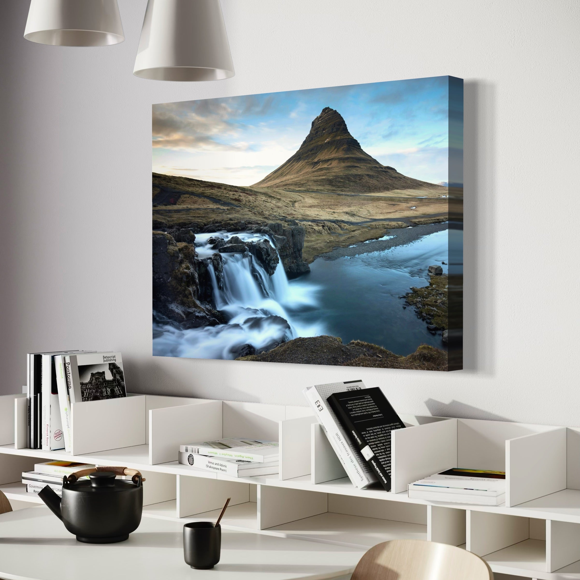 Kirkjufell Serenity - Moderno Wall Art Wall Art