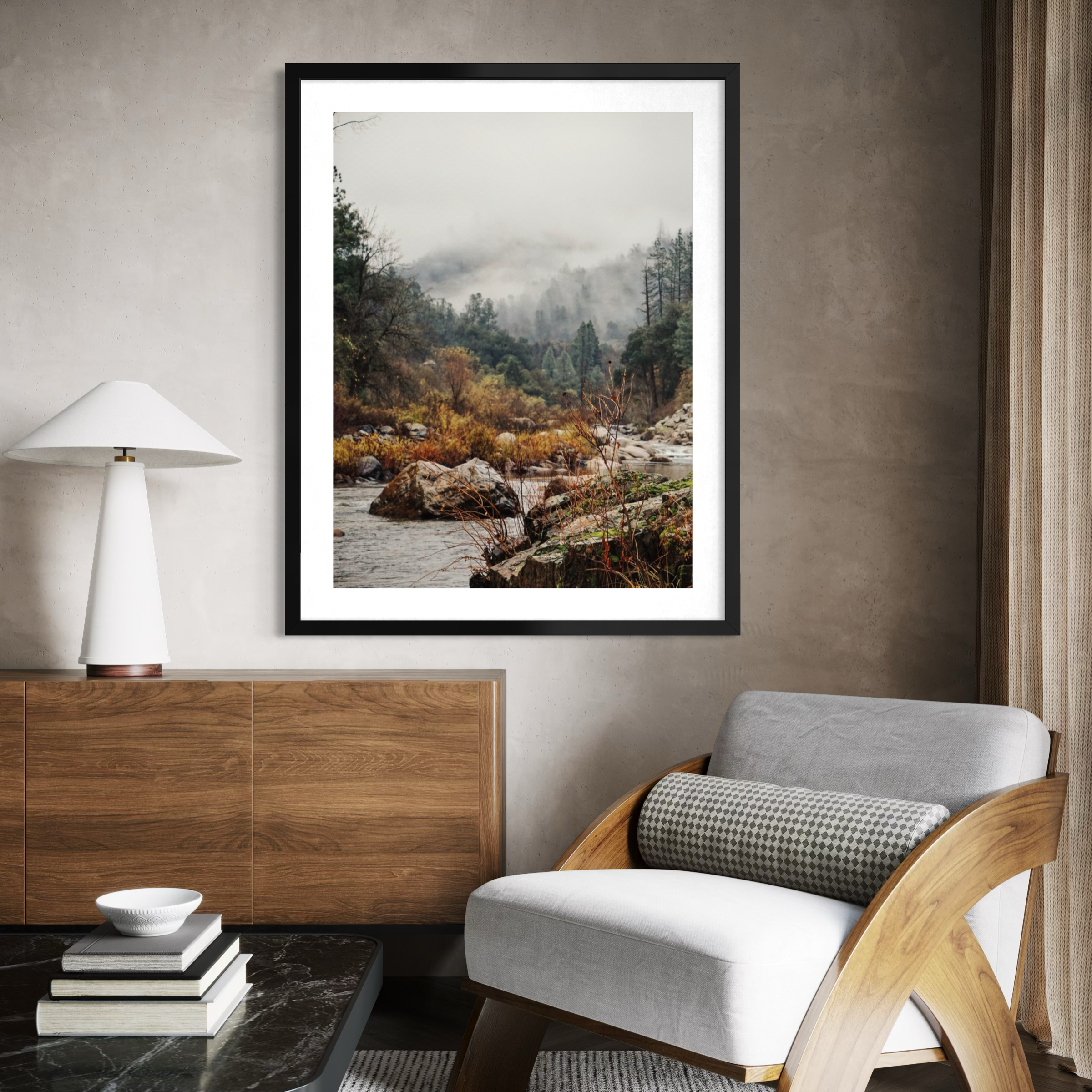 Ruisseau serein et brumeux