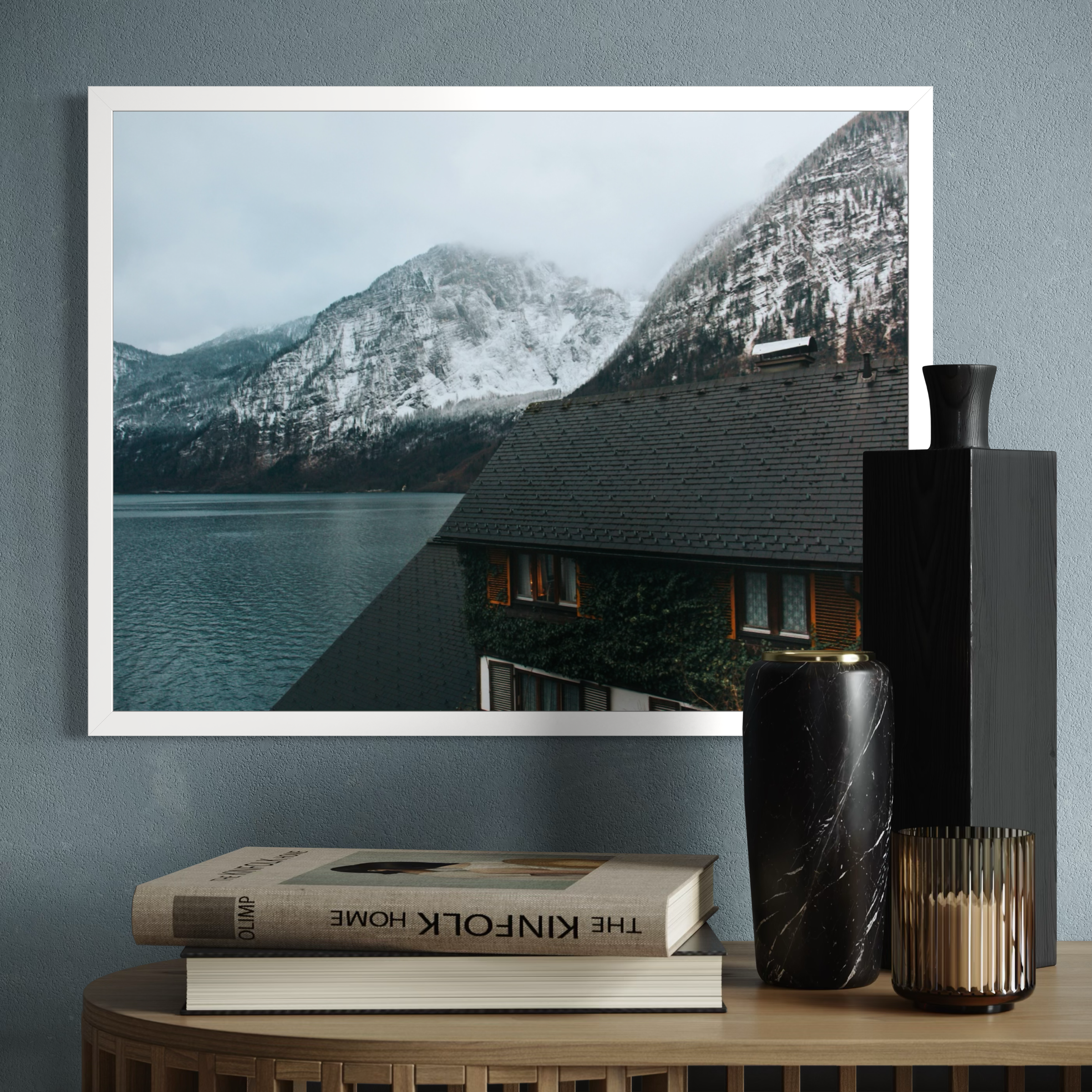 Casa junto al lago de invierno