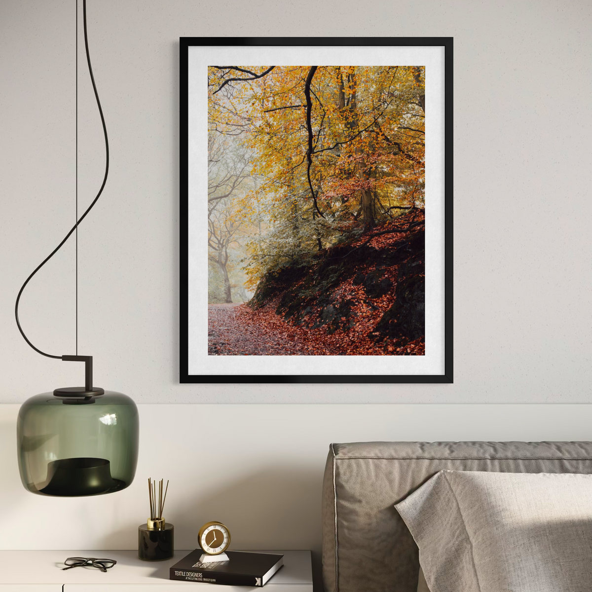 Le chemin coloré de l'automne