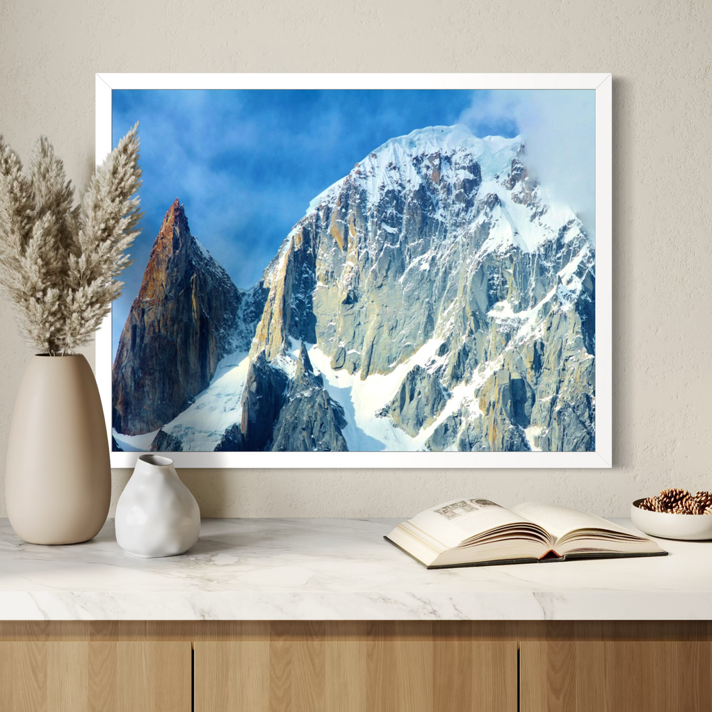 Peaks in the Mist